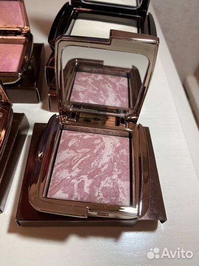 Hourglass, Chanel, Dior