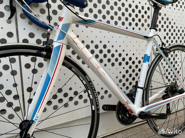 Шоссейный Cube Axial / рама 56cm / Sora