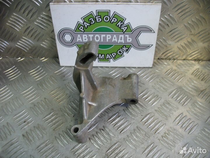 Кронштейн гидроусилителя VW Golf 3 Vento 1.8 1992г