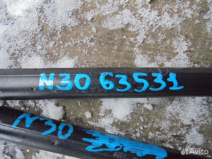 Амортизатор багажника Nissan R'nessa N30 SR20DE