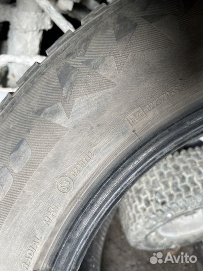 Bridgestone Ice Cruiser 5000 225/65 R17