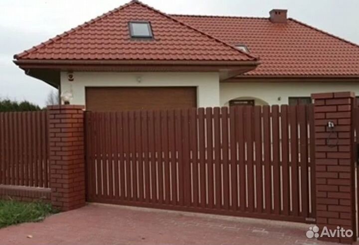 Забор из профлиста с металлическими столбами быстр