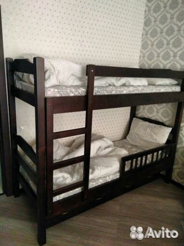 Двухьярусная кровать из массива