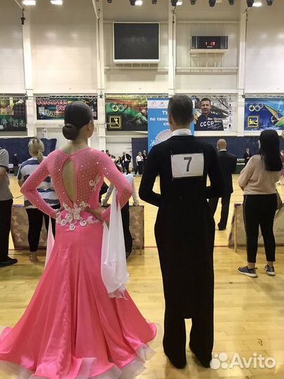 Пошив фраков для танцев