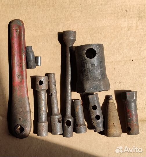 Торцевые головки и ключи