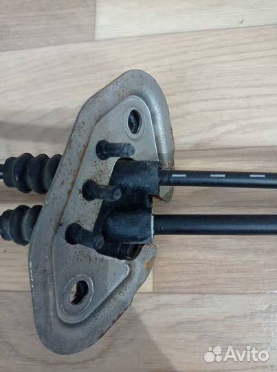 Кулиса троса в сборе МКПП Kia Rio 2 рест. JB 2011