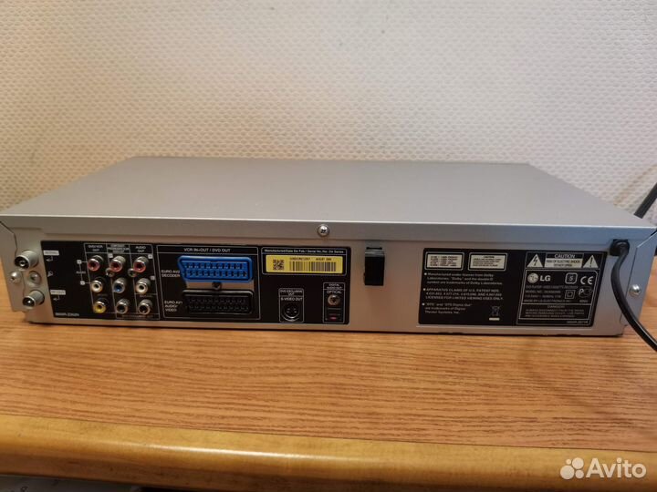 Комбо VHS & DVD LG DC 583XB Hi-Fi Stereo