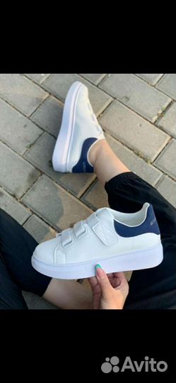 Кроссовки новые
