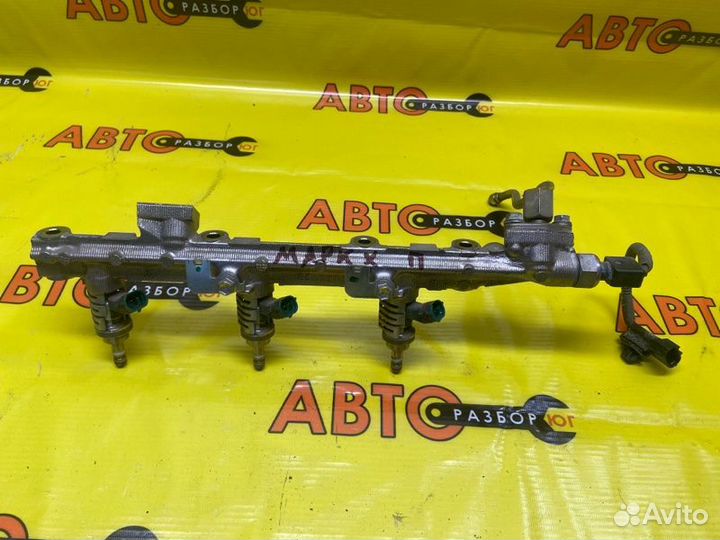 Топливная рампа правая Toyota Mark X X120 4GR-FSE