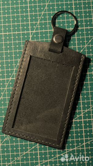 Чехол, бэйдж из натуральной кожи