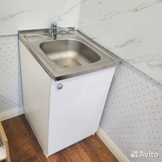 Раковина с тумбой для кухни