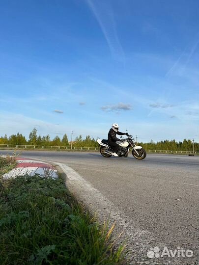 Honda cb400sf