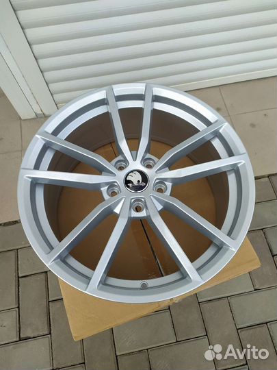 R18/5/112 Skoda Octavia A7, VW Passat Golf, Jetta