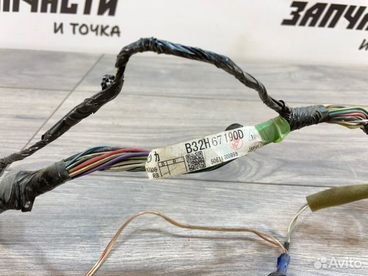 Проводка двери передняя правая Mazda Axela BK5P