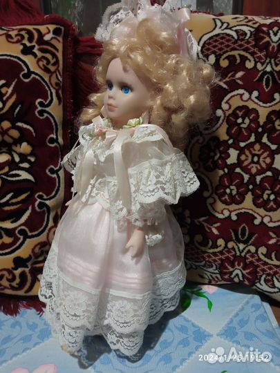 Кукла фарфоровая девочка,винтаж.торг