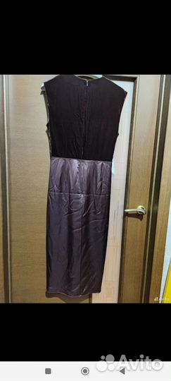 На доставке бронь платье