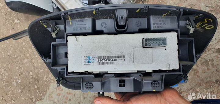 Информационный дисплей Renault Fluence Megane