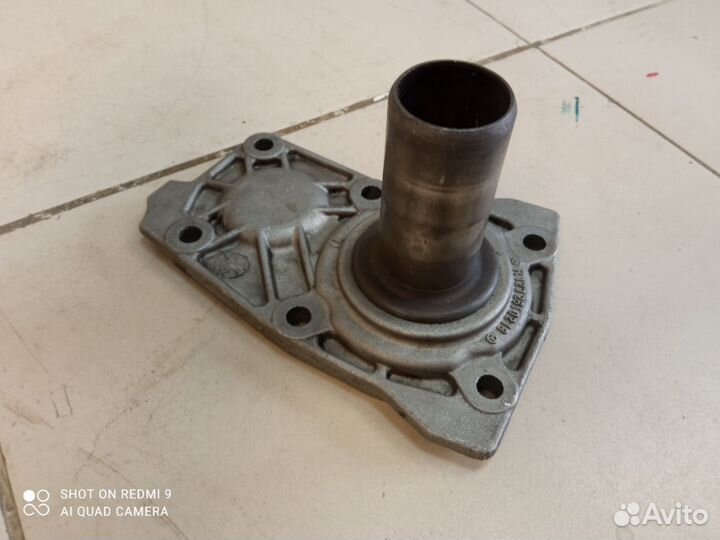 Крышка МКПП Mercedes Benz w123