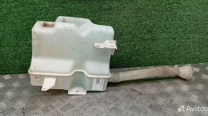 Бачок омывателя Mitsubishi Outlander