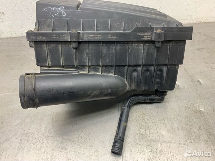 Корпус воздушного фильтра Volkswagen Touran