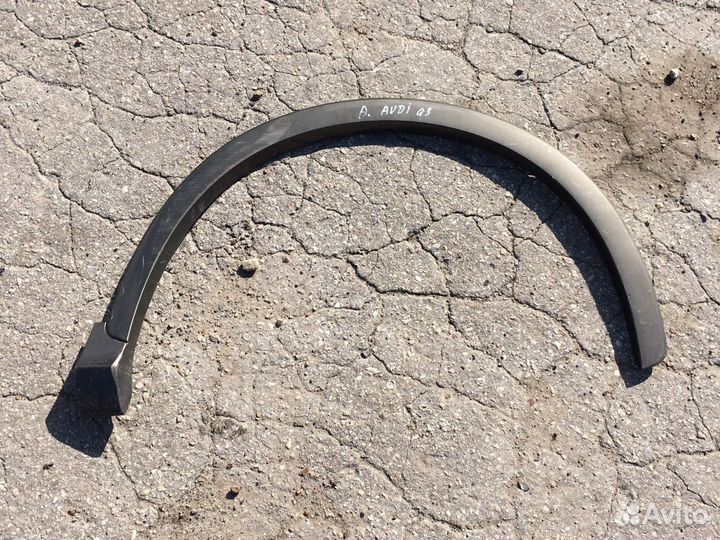 Накладка переднего крыла правая Audi Q3