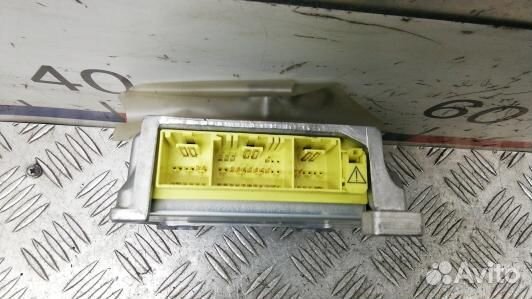 Блок управления airbag toyota RAV 4 ZCA2 (DBR04OQ0