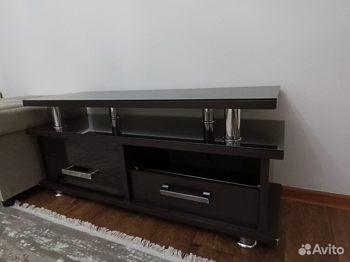 Подставка для телевизора