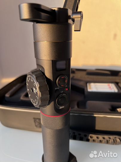 Трехосевой подвес Zhiyun Tech Crane 2 (V3)