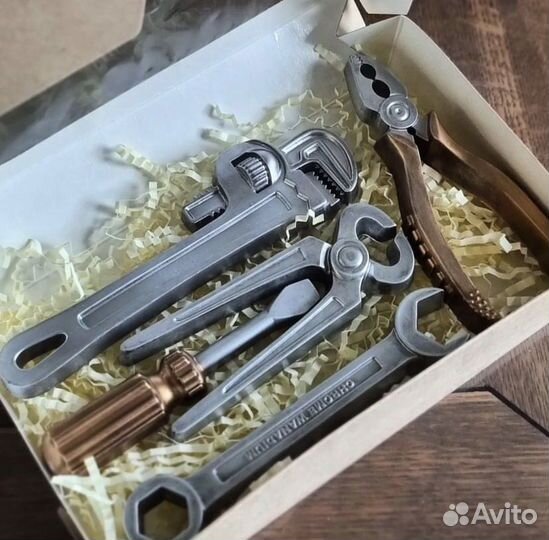 Шоколадные инструменты подарки для мужчин