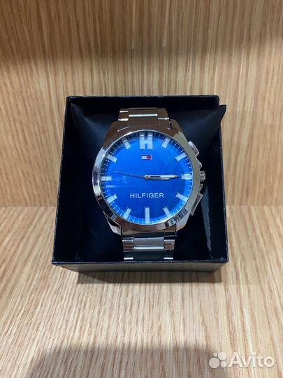 Часы Tommy Hilfiger