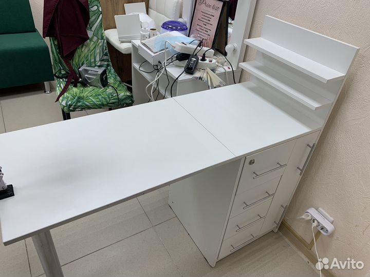 Стол для маникюра складной