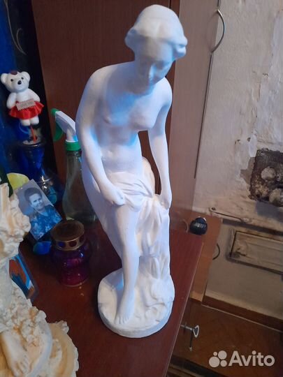 Статуэтка купальщица