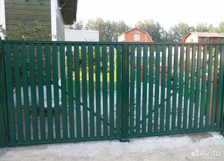 Забор из евроштакетника профессионально качественн