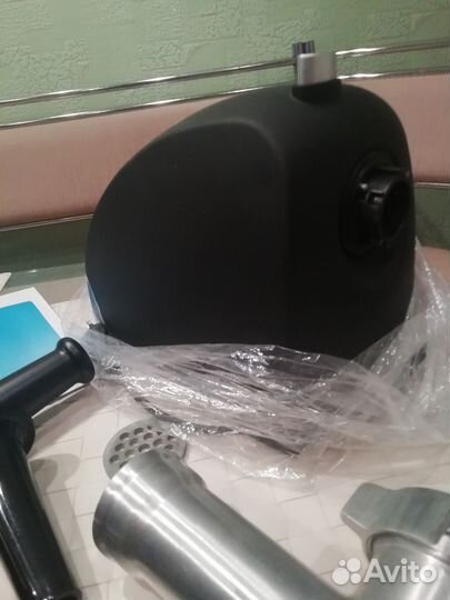 Мясорубка электрическая новая