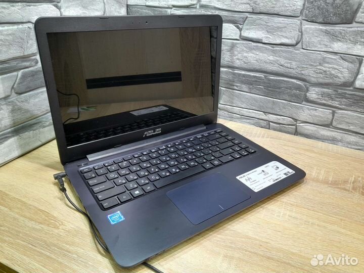 М.21862 Asus E402S 21,6/2/SSD32/HD
