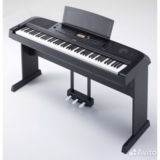 Цифровое пианино Yamaha DGX-670 B+Стойка+Педали