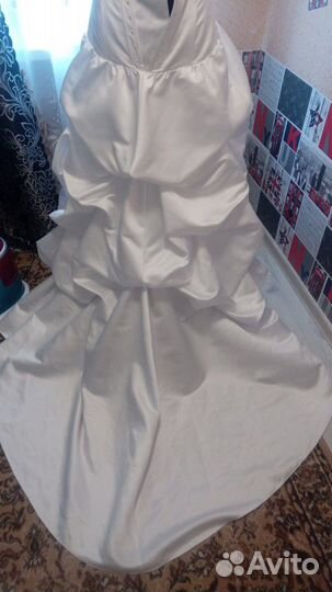 Платье свадебное со шлейфом