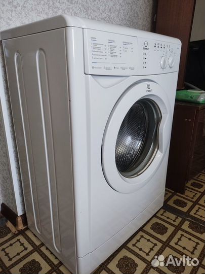 Стиральная машина Indesit wisl105