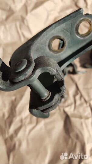 Петли водительской двери honda civic 6 ek3