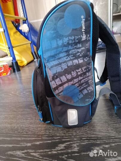 Отдам за вкусняшку портфель для мальчика