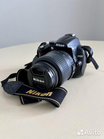 Зеркальный фотоаппарат Nikon D5000