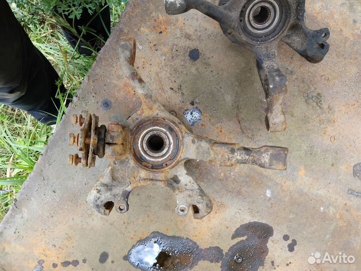 Передние поворотные кулаки VW Golf 2, Jetta 2