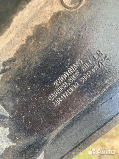 Молдинг порога левый Mitsubishi Outlander 4G69