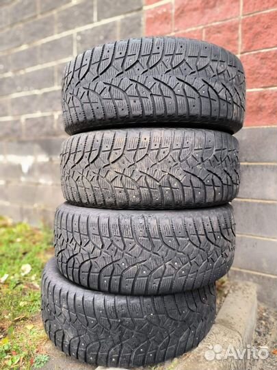 Bridgestone Blizzak Spike-02 275/55 R20 117T