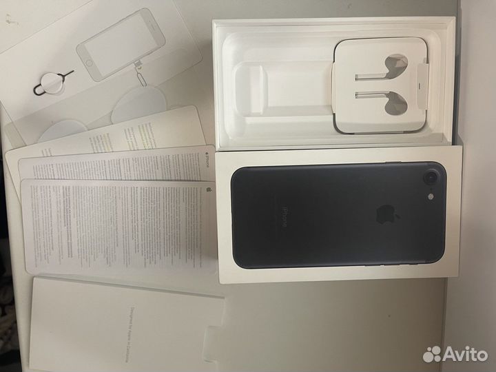 Коробка от iPhone 7