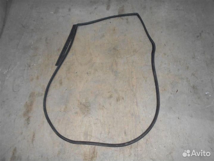 Уплотнитель двери задней правой от Mazda Mazda 3