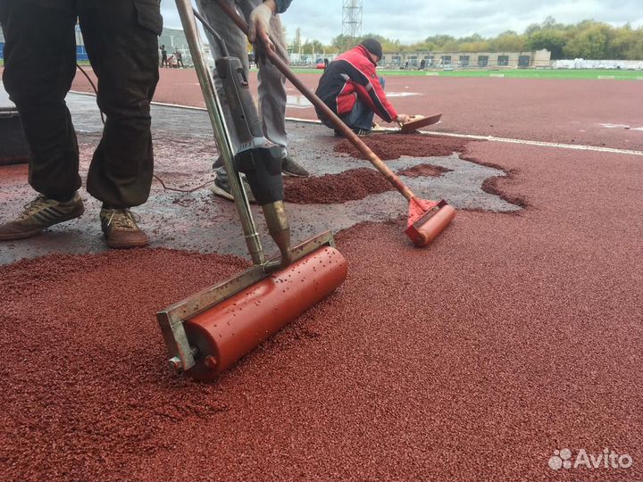 Бесшовное резиновое покрытие крашенная Крошка