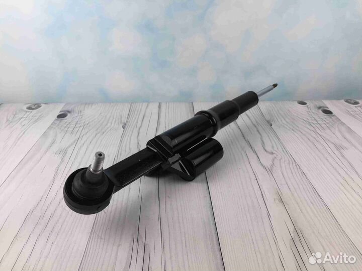 Передний амортизатор Mercedes W221, W216 4Matic