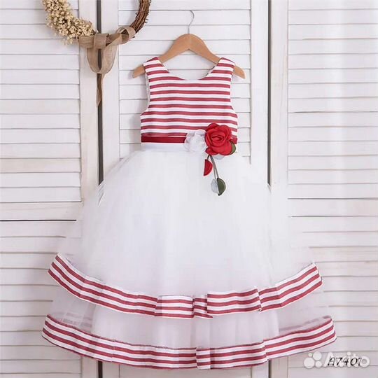 Нарядное платье на девочку 116,122,128