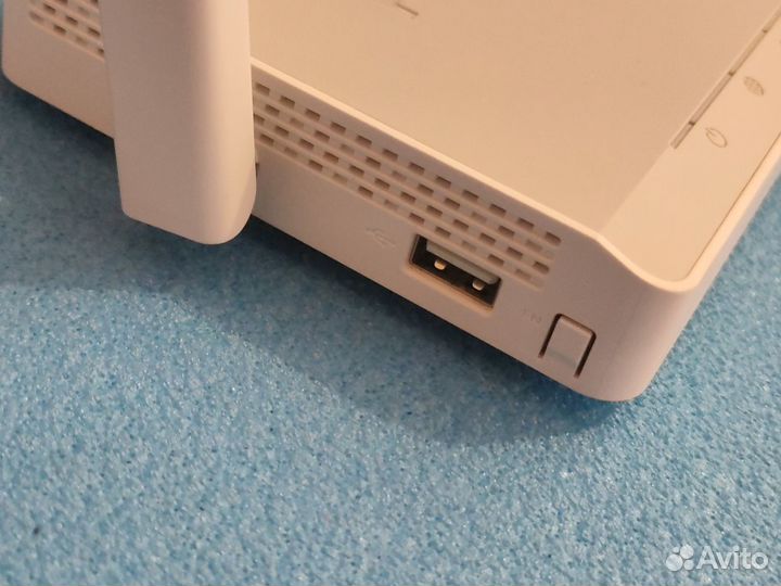 Wi-Fi роутер Keenetic Omni (KN-1410)